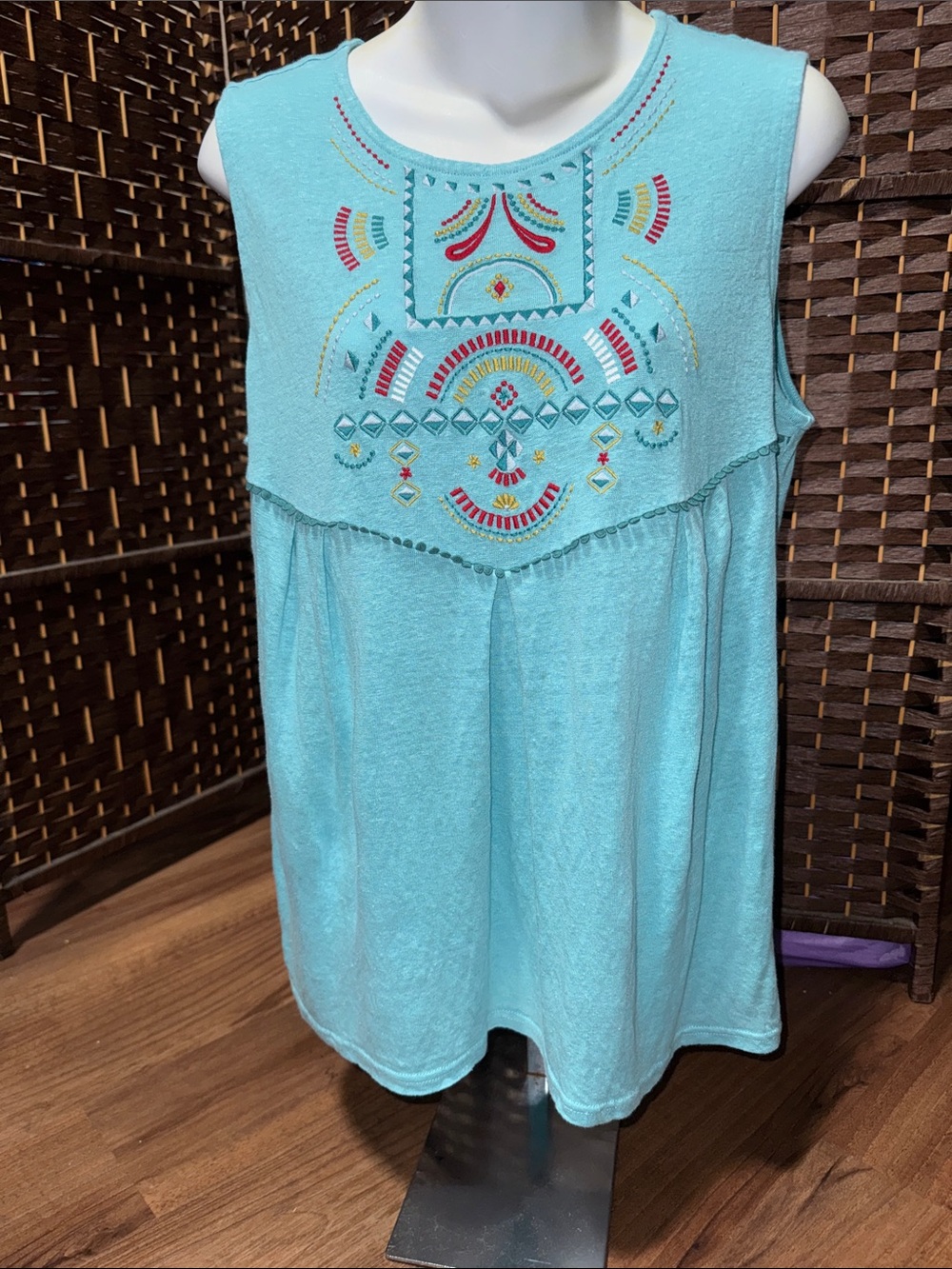 Sundance Aqua Embroidered Sleeveless linen Tank with Multicolor Stitching, M